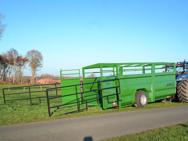 Cattle trailer