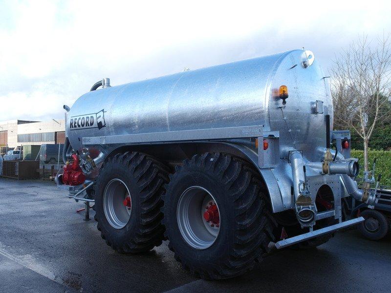 Slurry tanker