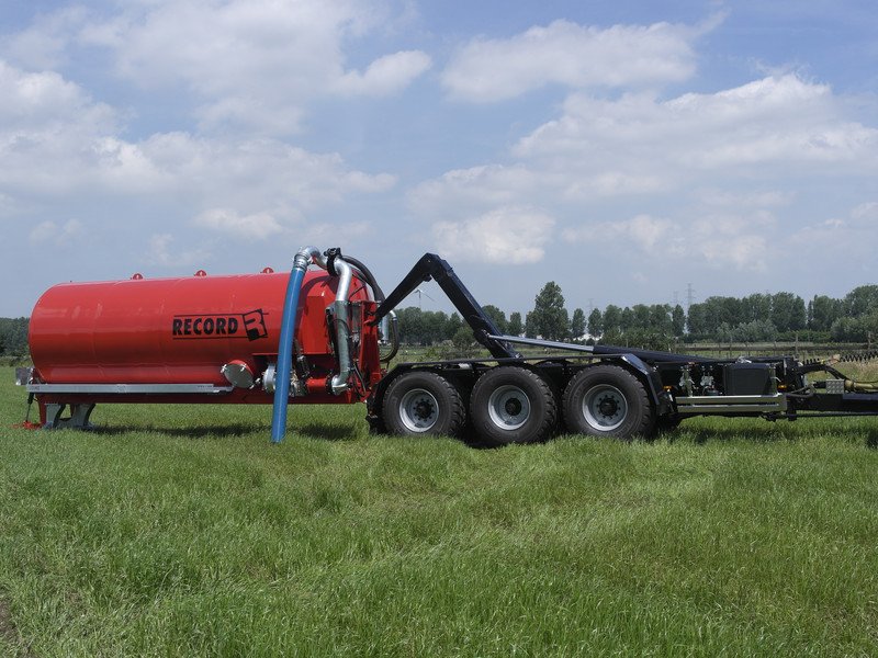 Hook lift trailer