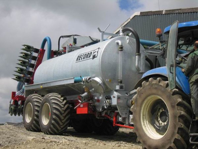 Slurry tanker