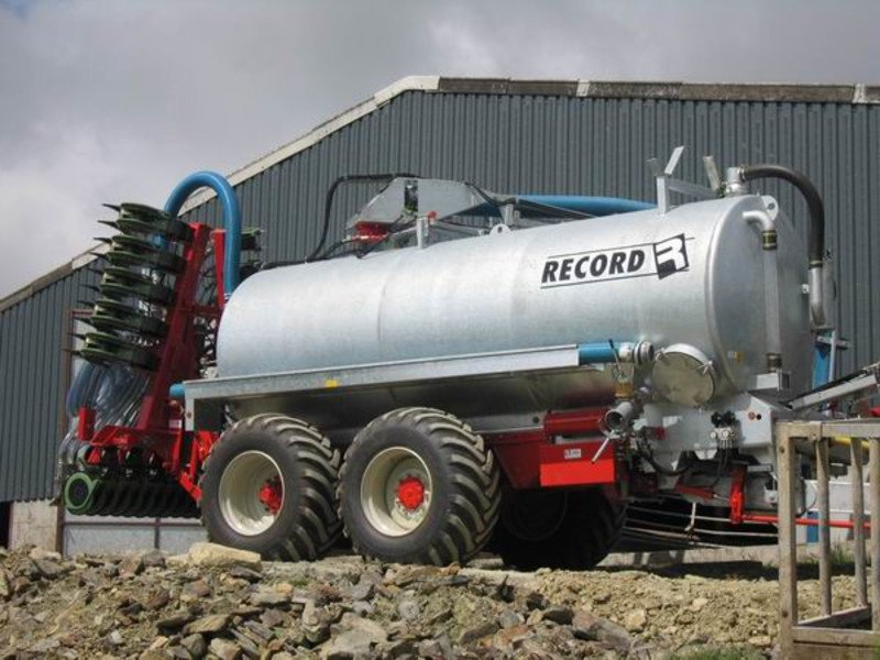 Slurry tanker