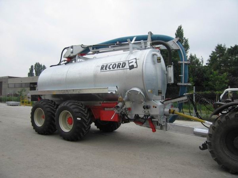 Slurry tanker