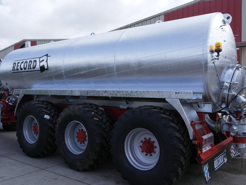 Slurry tanker