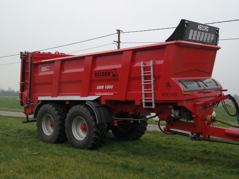 Traditional manure spreader