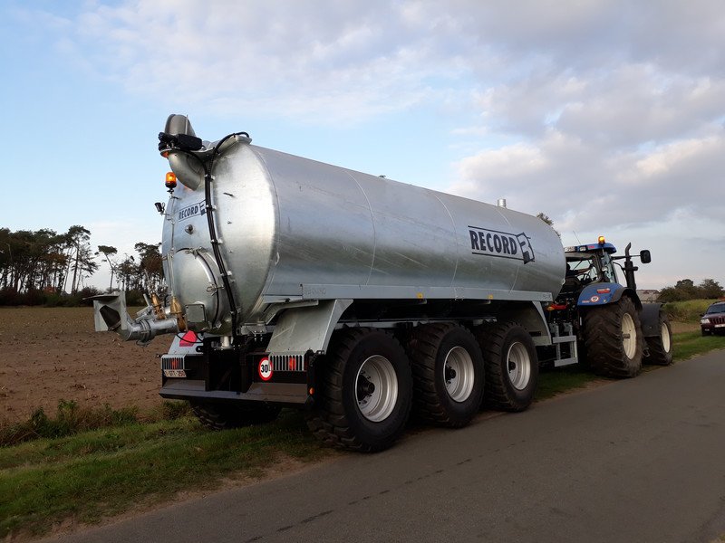 Slurry tanker