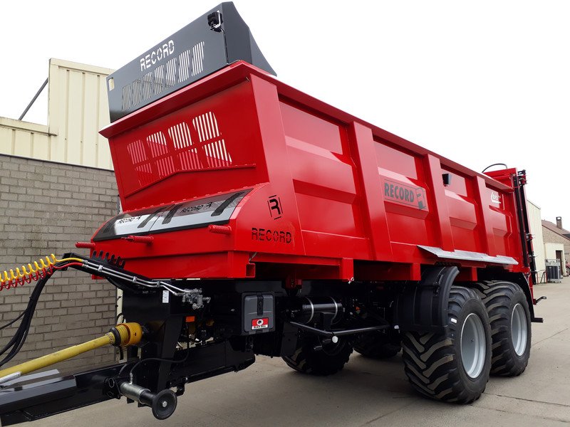 Traditional manure spreader