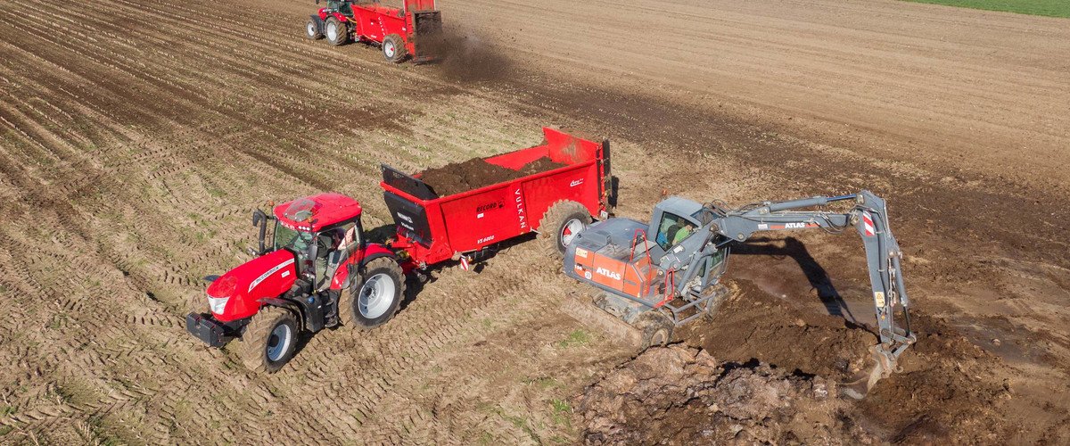 Record Trailers : Une cuve de ravitaillement de 25.000 litres – FARM  Connexion