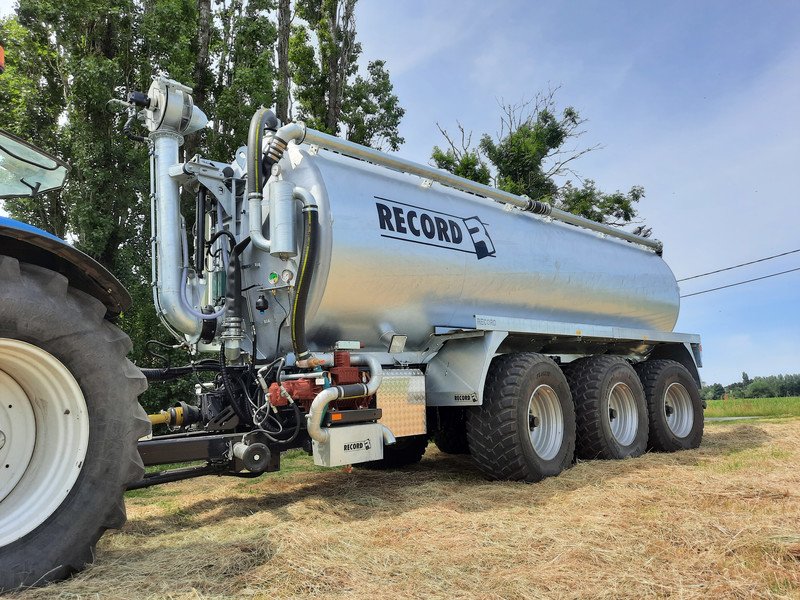 Slurry tanker