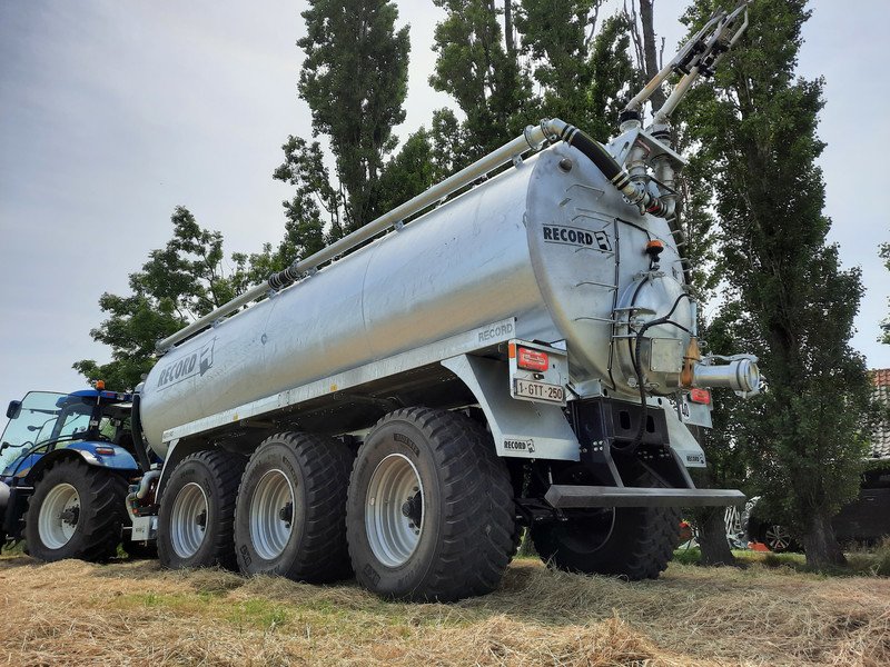 Slurry tanker