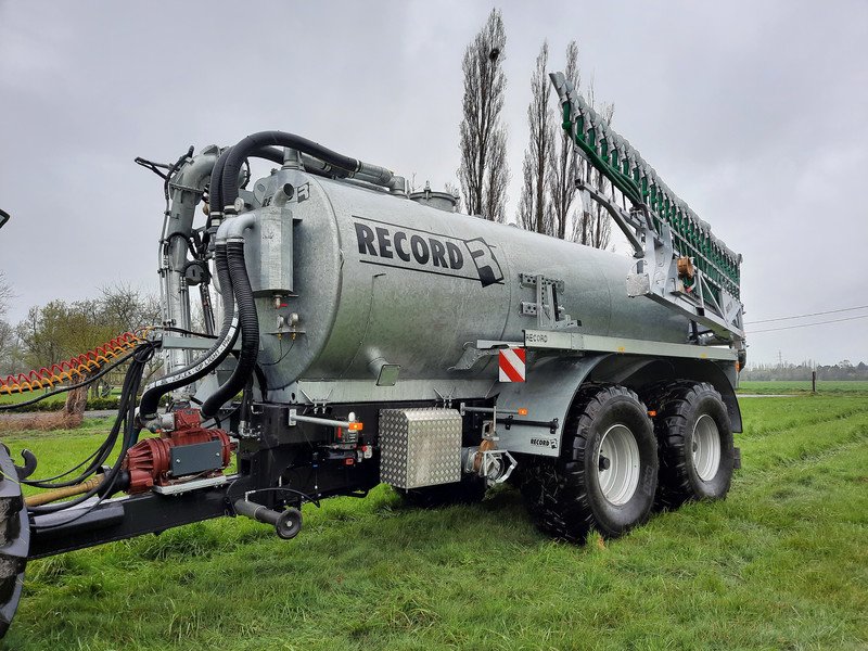 Slurry tanker