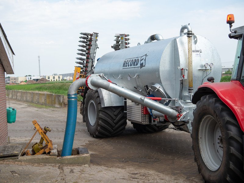 Slurry tanker