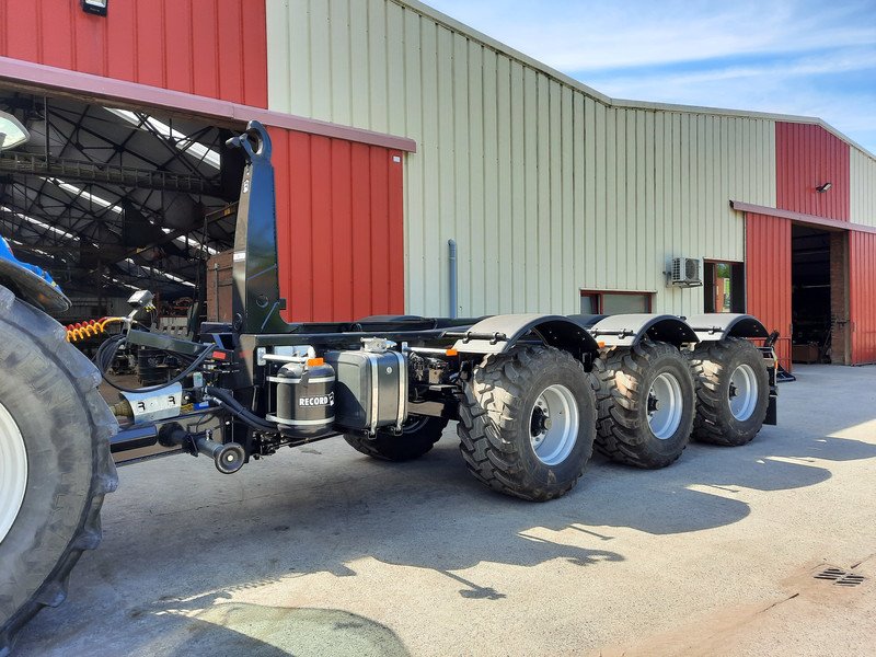 Hook lift trailer