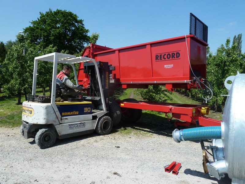 Universeel chassis met opbouwdelen