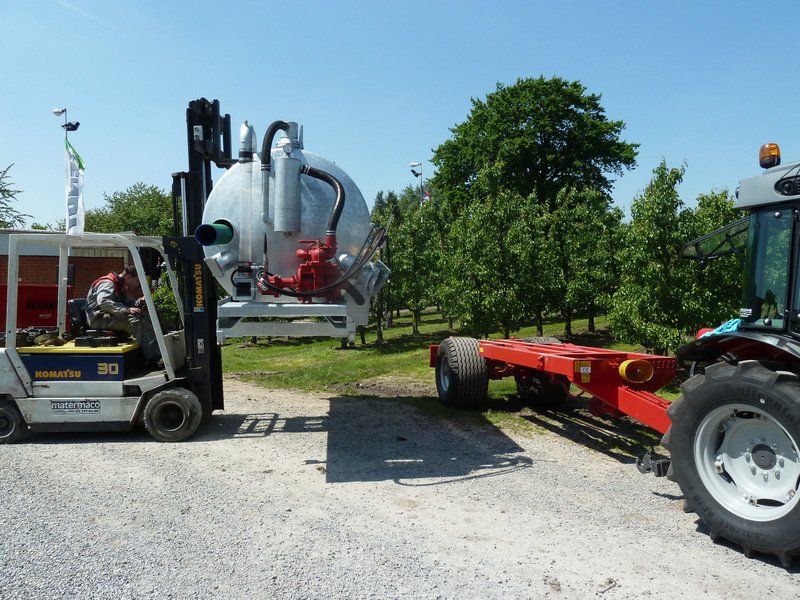 Universeel chassis met opbouwdelen