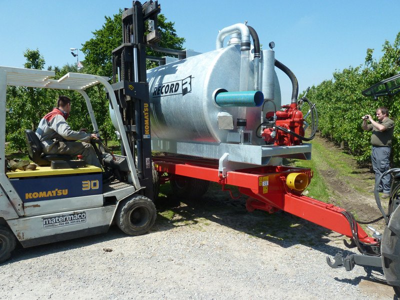 Universeel chassis met opbouwdelen